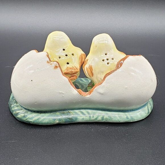 Ceramic Hatched Twin Chicks Single Egg Vintage Salt & Pepper Shaker Set - Picture 5 of 16